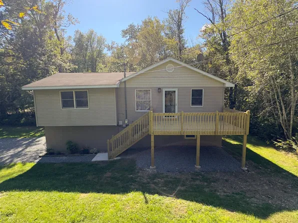 26 Grandview St, Covington Township, PA 18424