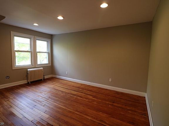 4th image of 304 Highfield Ln #B