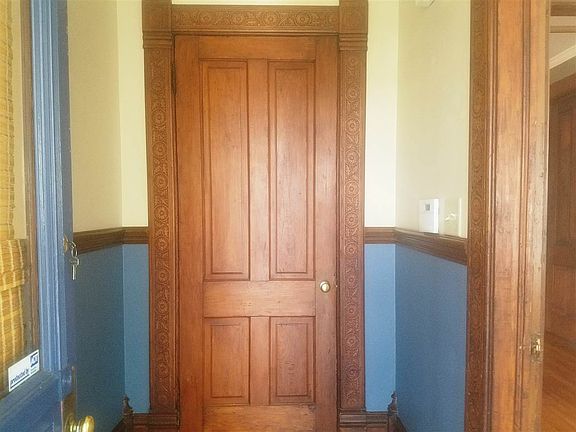 4th image of 1034 Crosby St