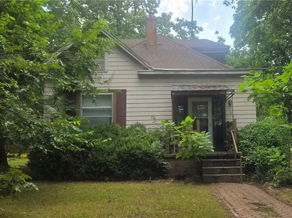 704 N Catalpa St, Pittsburg, KS 66762