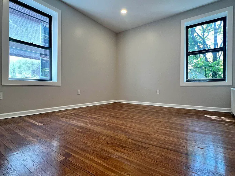 140-70 Ash Ave #403B — Photo 4