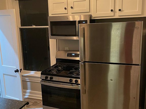 3rd image of 210 Arlington Ave APT 2