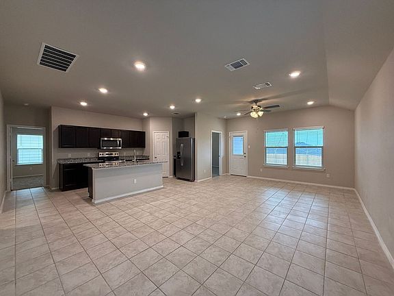 4th image of 1253 Lindsey Dr