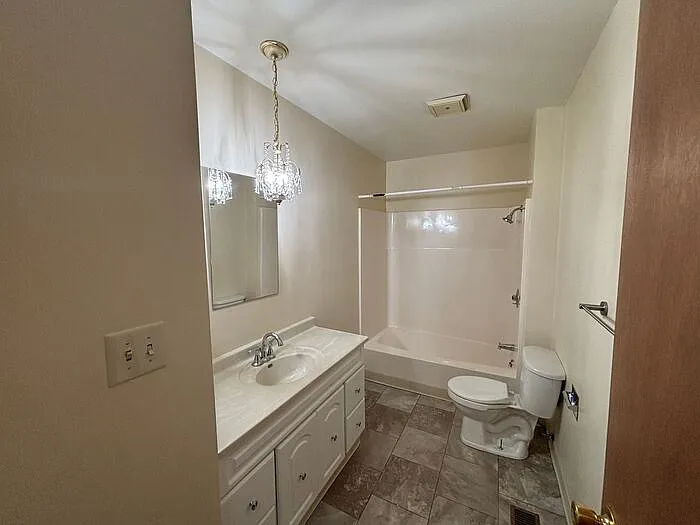 2901 Poplar St #B — Photo 8