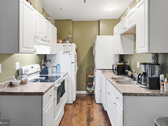 4th image of 5911 Edsall Rd Penthouse G13
