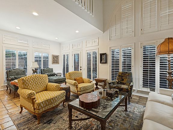5th image of 3801 Gilbert Ave #M