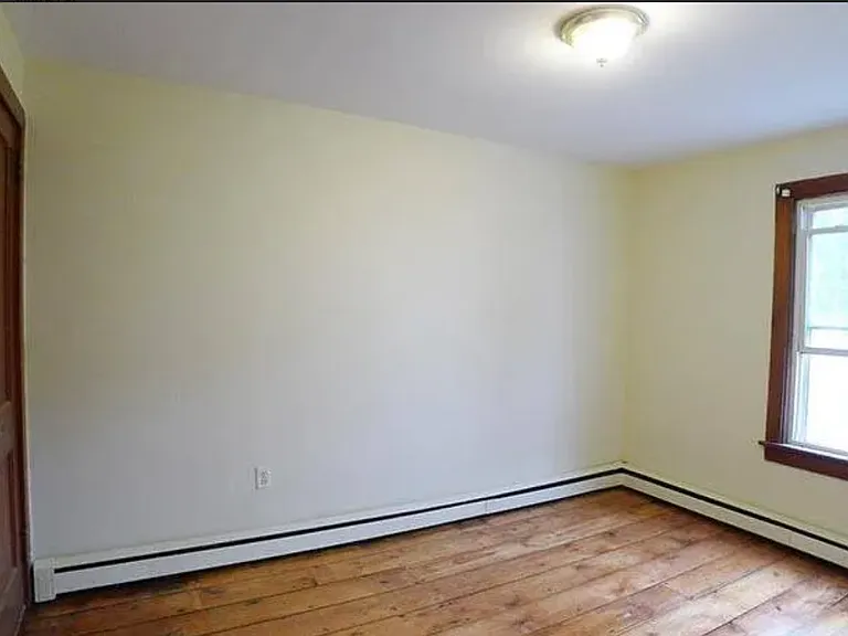 57 North St #2R — Photo 4
