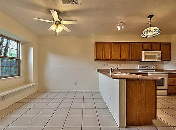 4th image of 4509 Newcombe Dr