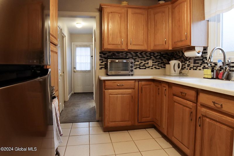 4th image of 19 Stewart Street