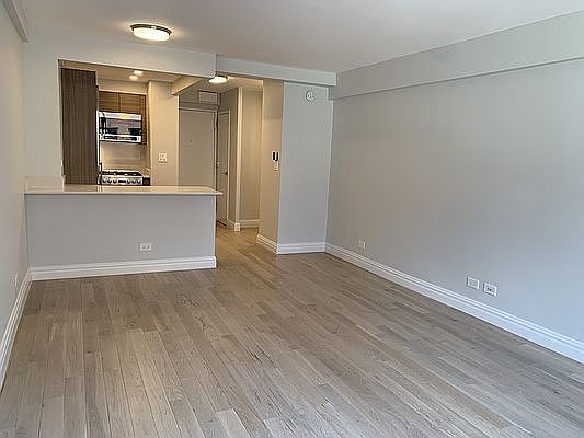 5th image of 340 E 51st St APT 9g