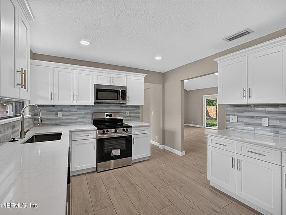 5th image of 4117 WILCREST Court