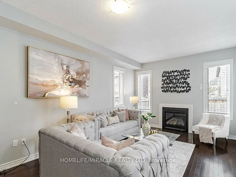 9 Humberstone Cres — Photo 5