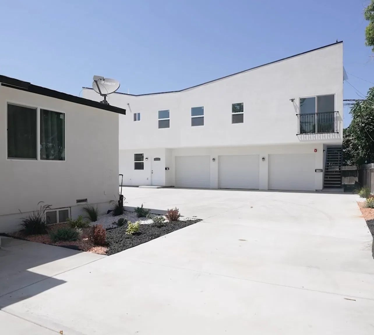 2 bed, 961 sqft, $2,950 — Photo 2