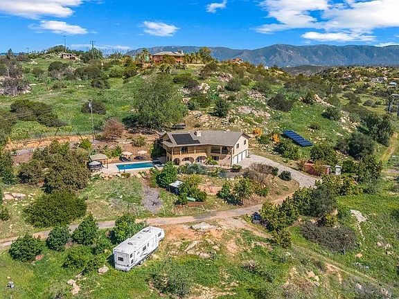 3rd image of 11725 Sierra Rojo Rd