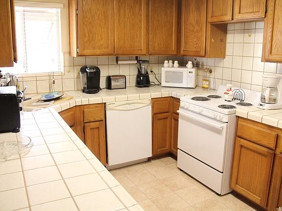 4th image of 4724 B Pkwy