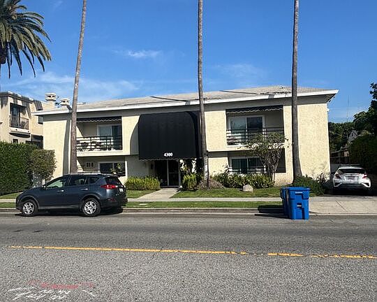 3rd image of 4300 Tujunga Ave