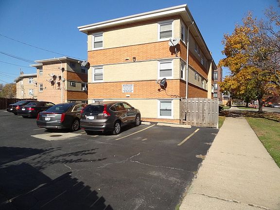 2nd image of 7001 W Medill Ave #1M