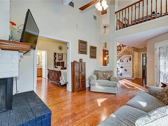 3rd image of 2084 Sundance Ct