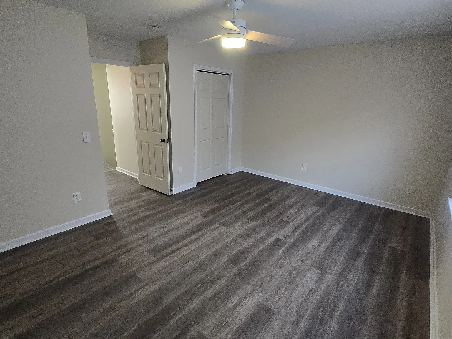 2 bed, 1.5 bath, 1000 sqft, $1,375 — Photo 3