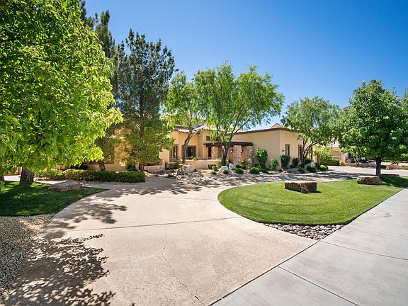 2nd image of 442 Country Oaks Dr