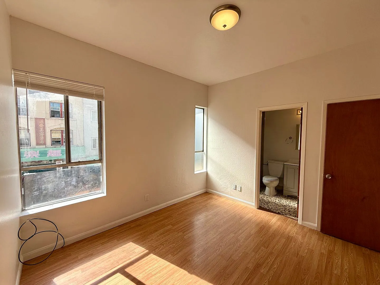 Chinatown One Bedroom w/ Updated Kitchen & Bath! — Photo 3