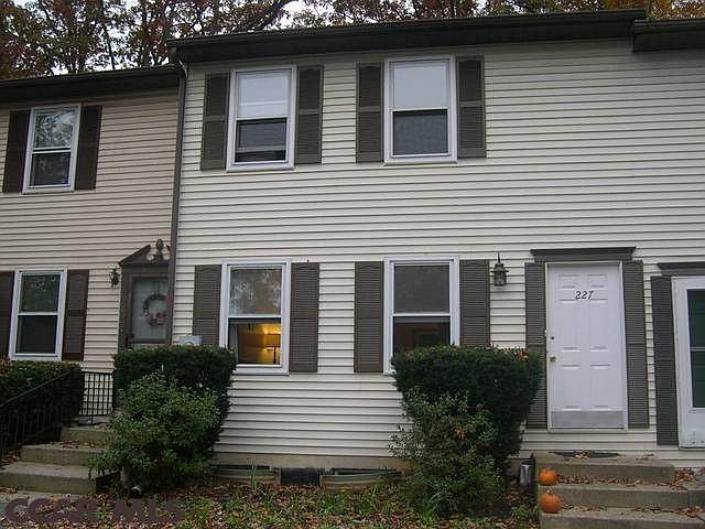 1st image of 227 Oakwood Ave