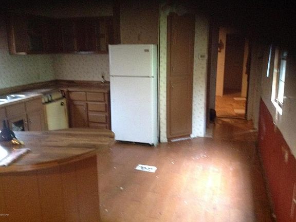 4th image of 948 10th Ave