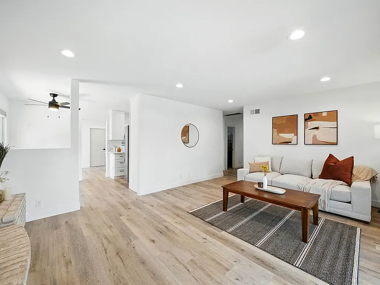 1472 Loma Ln — Photo 16