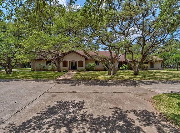 3rd image of 21 Country Oaks Dr