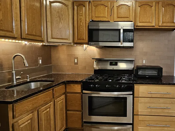 100 Maple St #3, Weehawken, NJ 07086