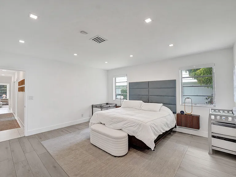 3630 N 55th Ave — Photo 26