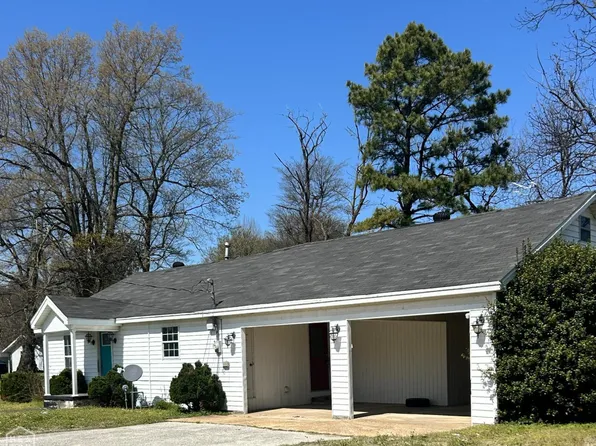 106 E 6th St, Leachville, AR 72438