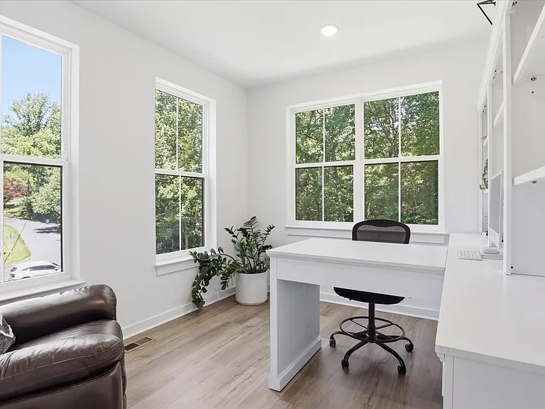 15717 Tierra Dr — Photo 17