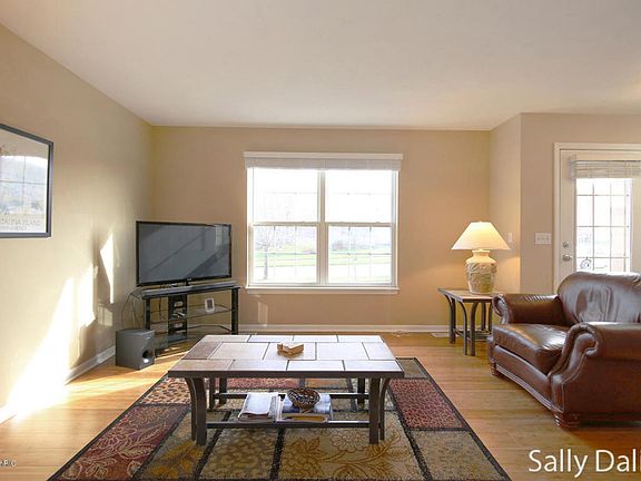 4th image of 11015 Waterway Dr
