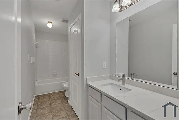 711 Parkplace Rdg — Photo 25