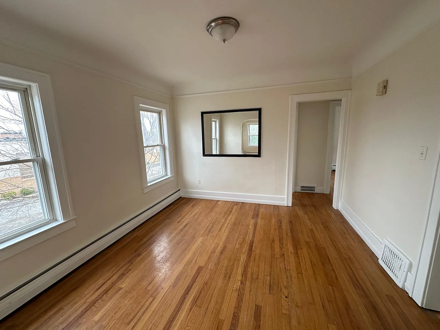 2 bed, 1200 sqft, $1,200 — Photo 4
