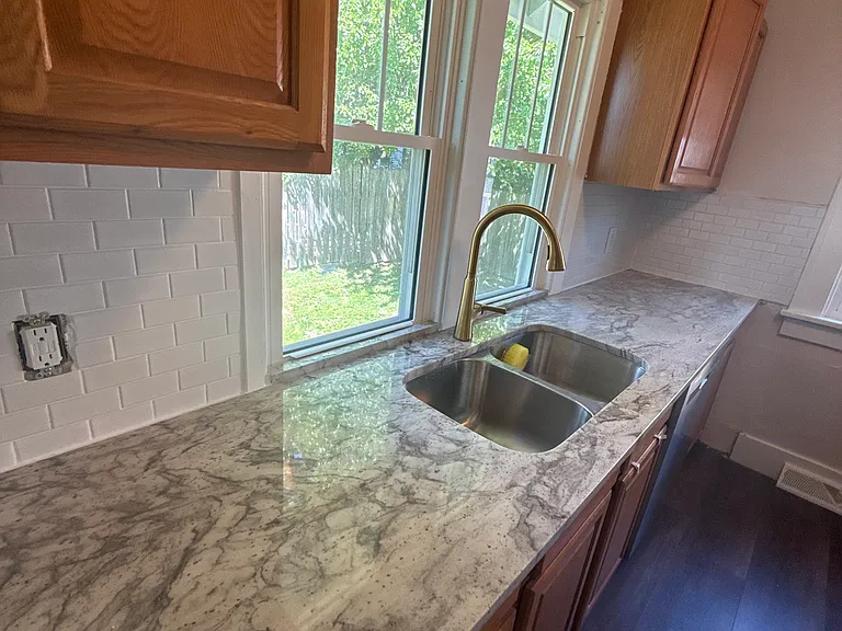 2827 Wood St — Photo 11