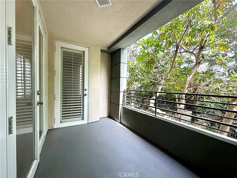 2243 Martin #110 — Photo 26