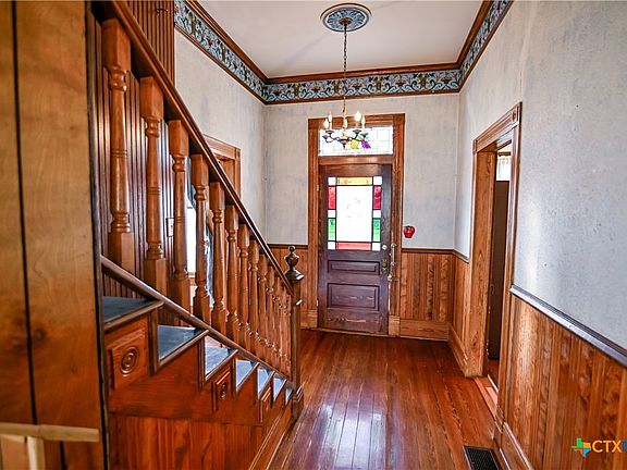 5th image of 712 E Newman St