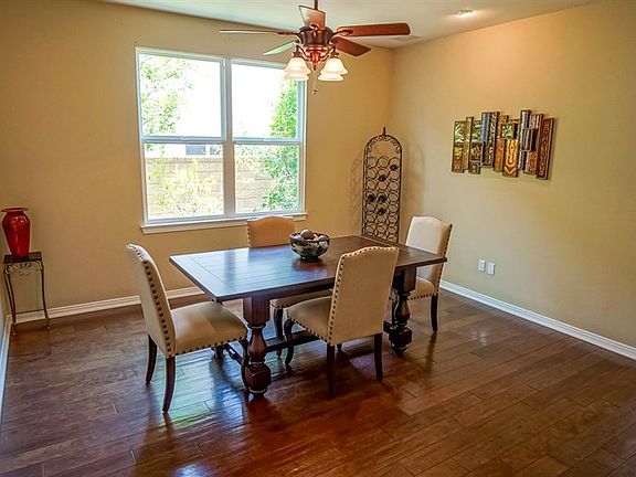 3rd image of 25632 Elmwood Ln