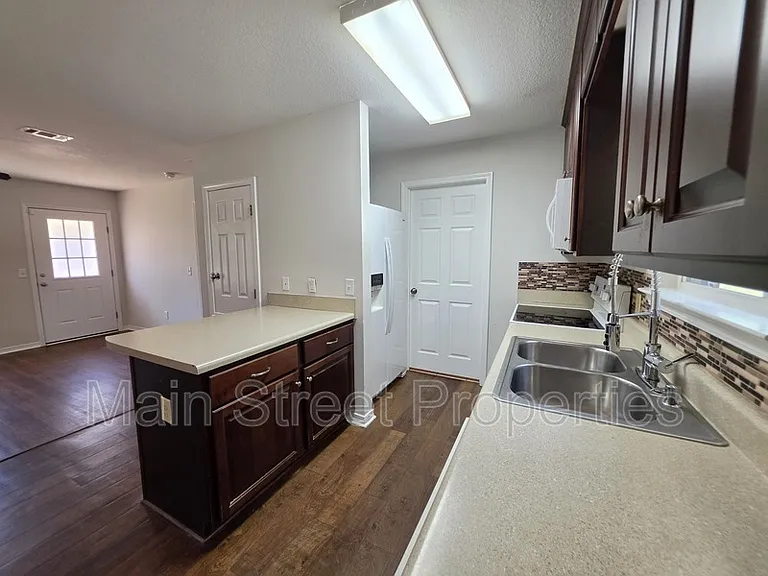 8510 Pond Ave — Photo 5