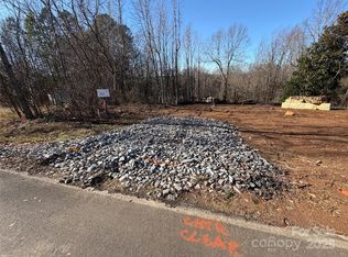 1074 Mountain Crest Dr, Kings Mountain, NC 28086