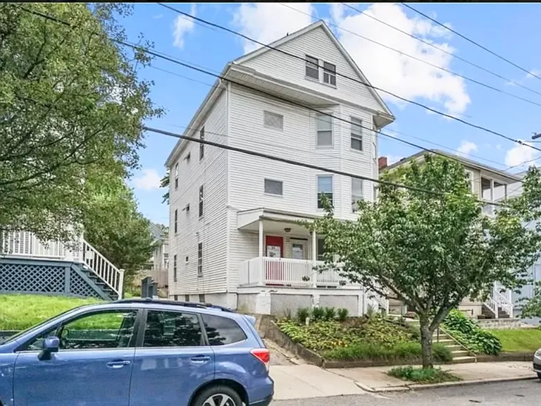 89 Rochambeau Ave — Photo 7