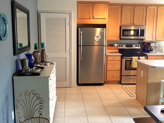 4th image of 210 11th Ave N #304S