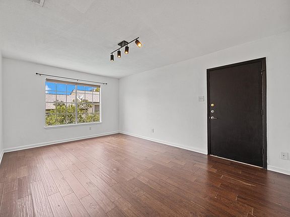 3rd image of 3902 Peterson Ave APT 203