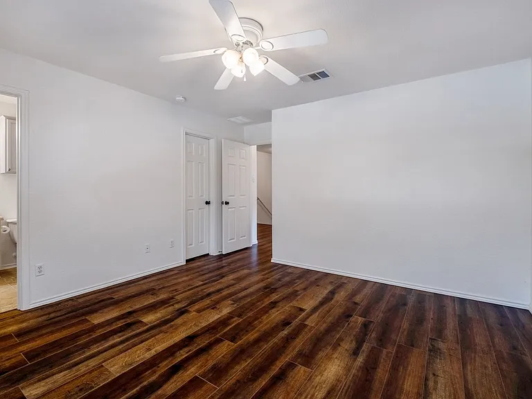 2208 Melissa Oaks Ln — Photo 14