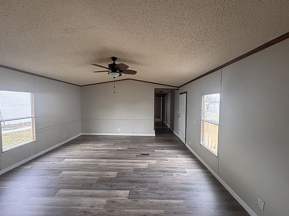 5th image of 156 Janet Dr