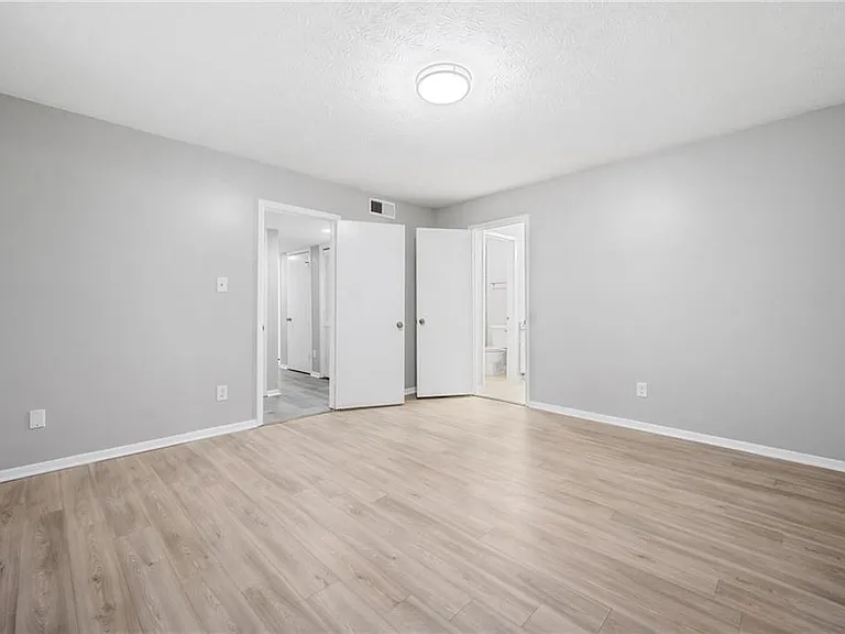 113 Tuxworth Cir — Photo 18