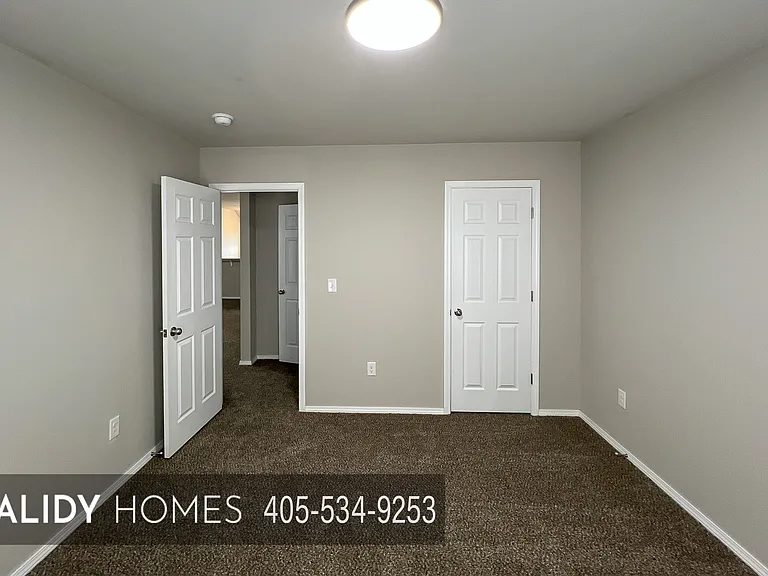 4301 Driftwood Dr — Photo 15