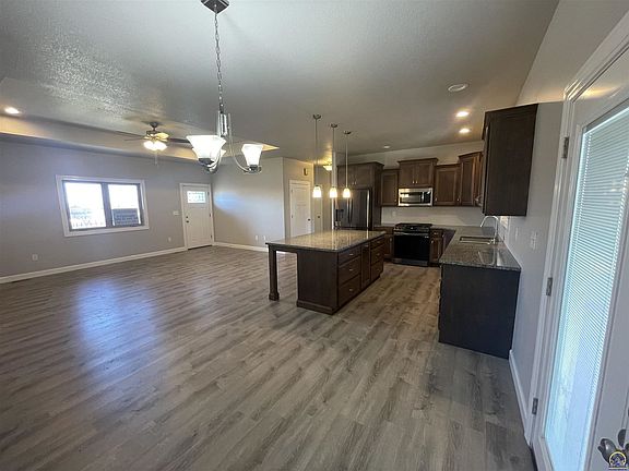 3rd image of 4820 NW Redwood Dr